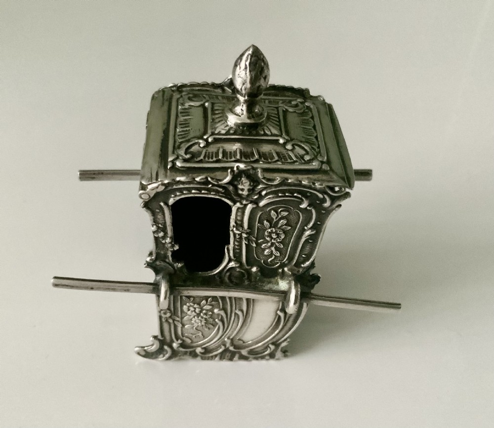 Hanau silver sedan chair View III