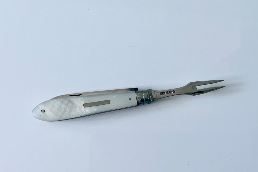 Silver pocket fruit knife and fork set View V
