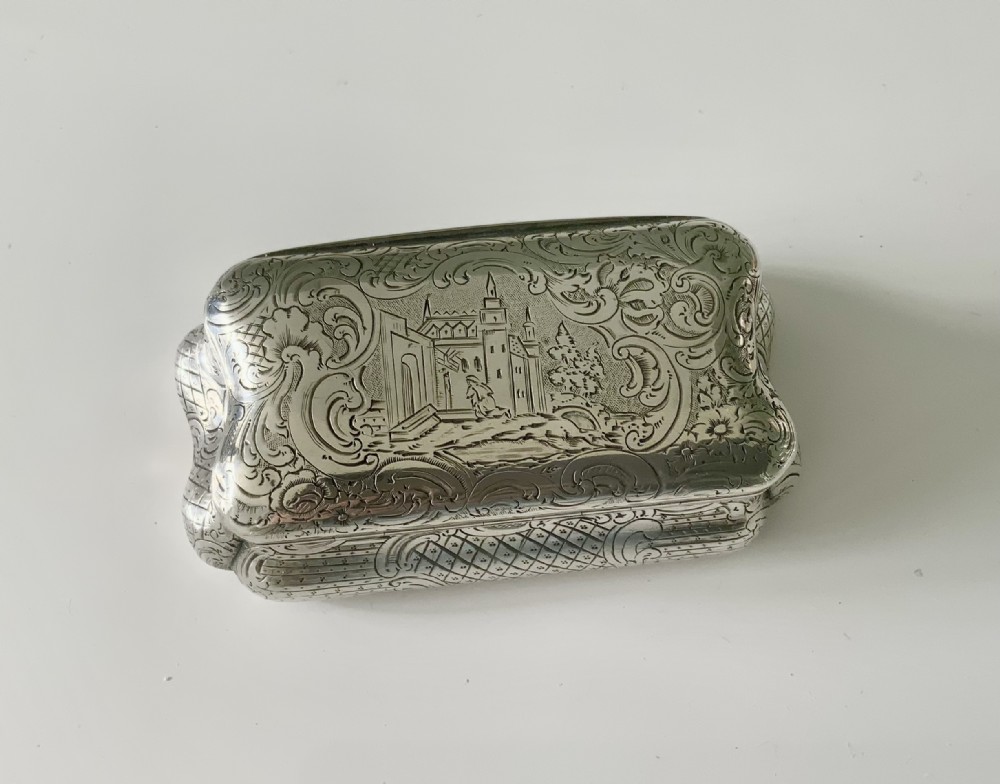 Continental 19th century silver snuff box