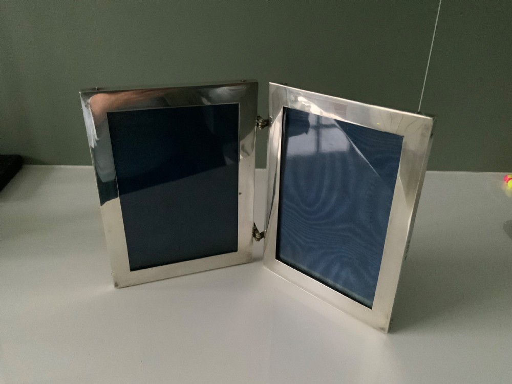 Double silver photograph frame View V