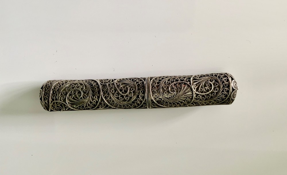 Georgian silver filigree case with glass scent bottle View III