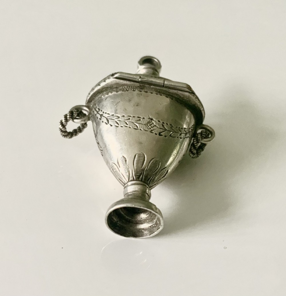 Silver urn shaped seal ring box - circa 1800