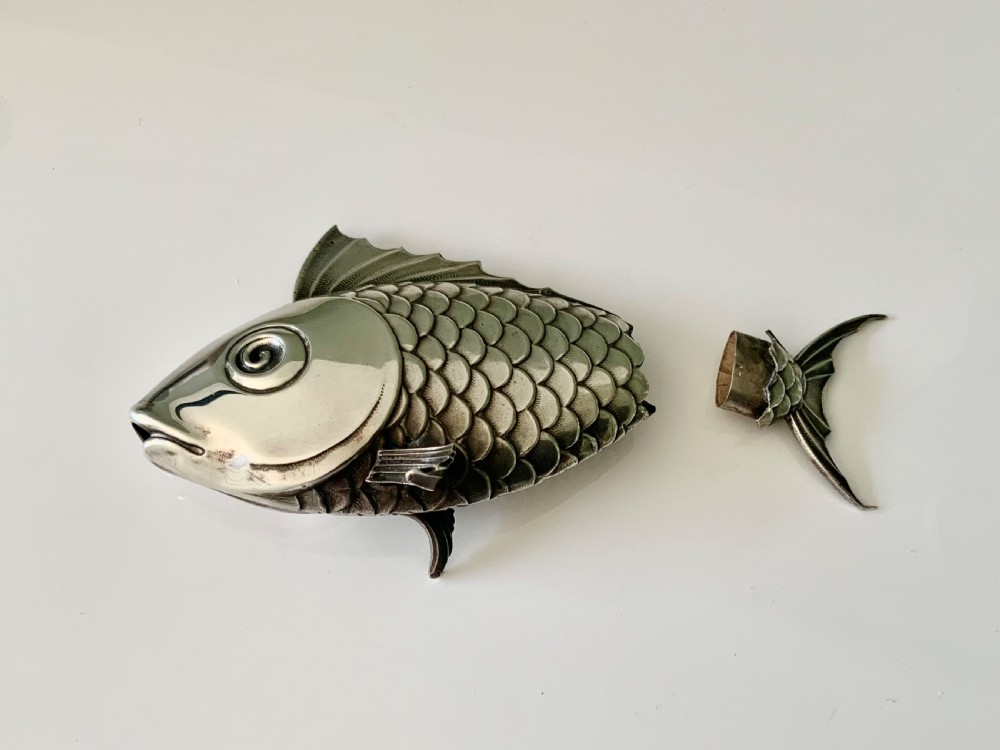 Portuguese silver fish spice box View V