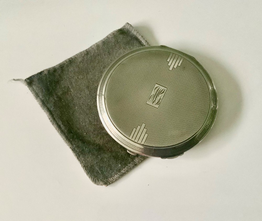 Art Deco silver compact View VI