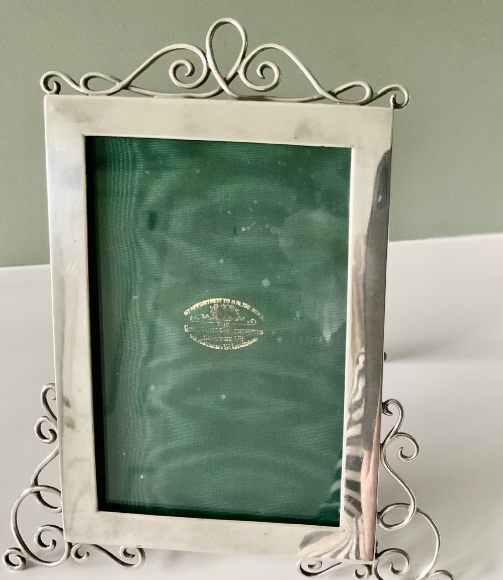 Edwardian silver frame Goldsmiths & Silversmiths View II