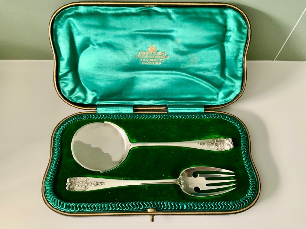 George V silver cake/pastry server set - boxed
