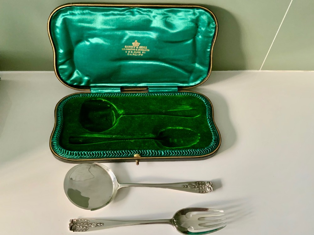 George V silver cake/pastry server set - boxed View II