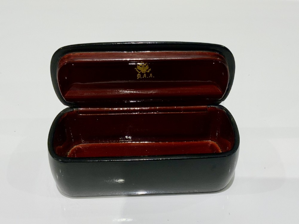 19th Century Russian papier-mâché lacquer box View V