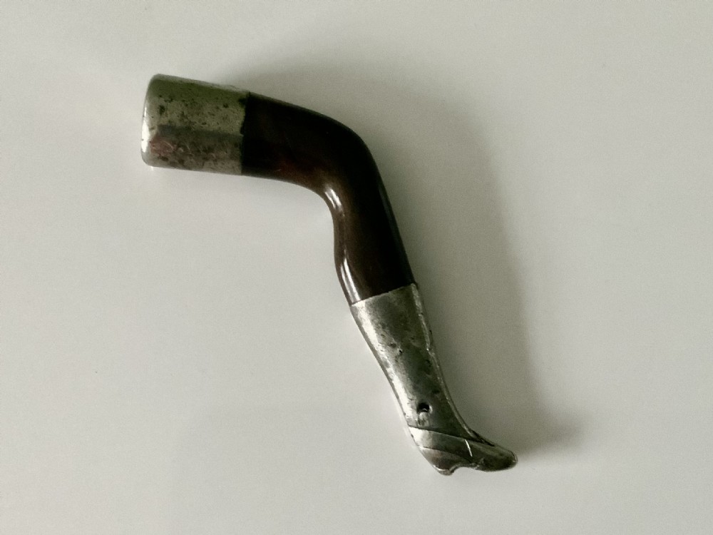 Georgian pipe tamper
