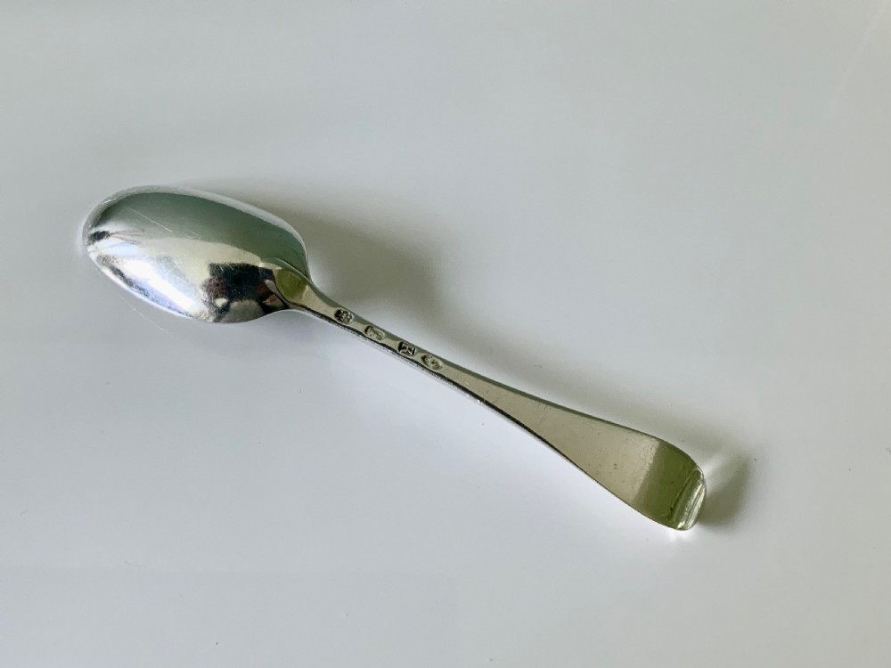 Georgian silver tablespoon - David Willaume 1725 View II