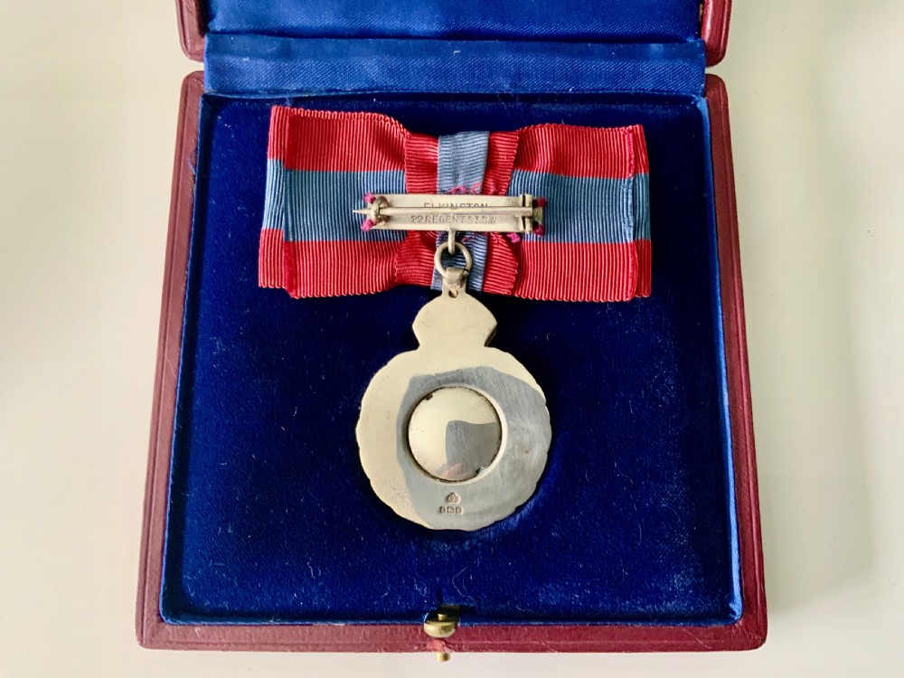 Imperial Service Medal in original leather case View IV