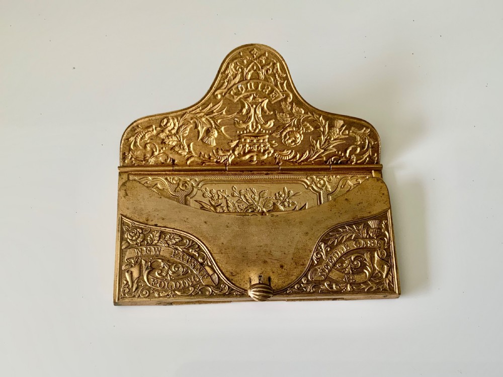 “Louise” needle case View III