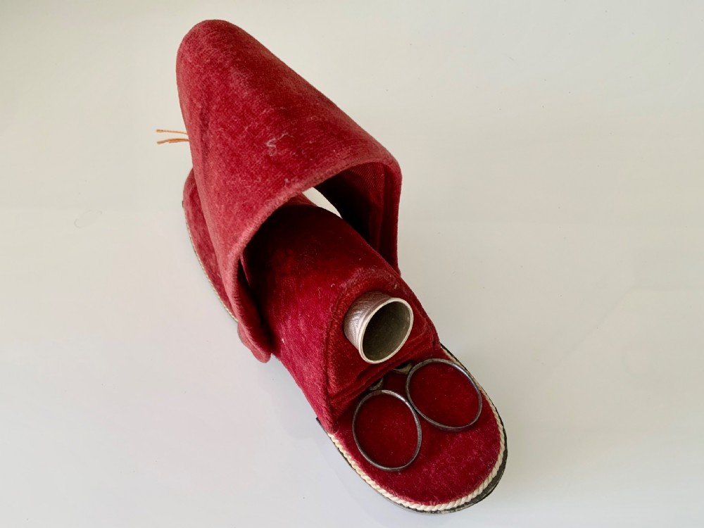 Velvet shoe sewing compendium/pincushion View III