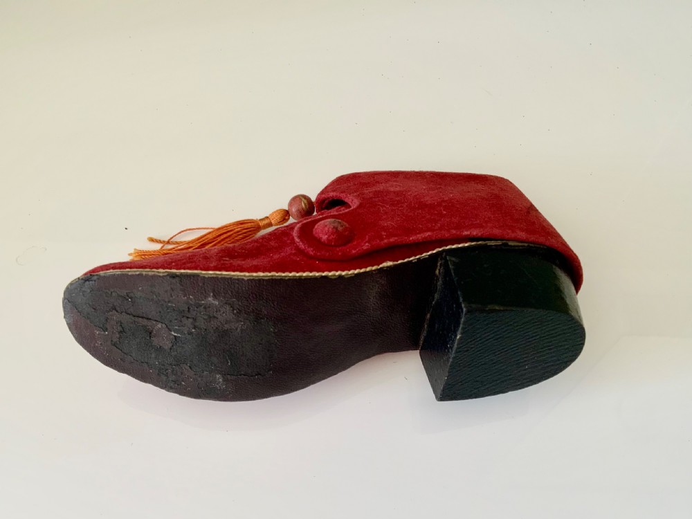 Velvet shoe sewing compendium/pincushion View IV