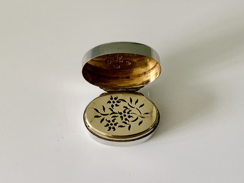 Georgian silver vinaigrette