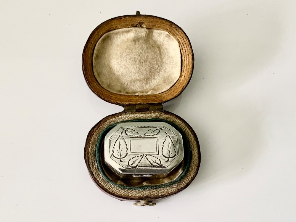 Silver vinaigrette in red Moroccan leather case