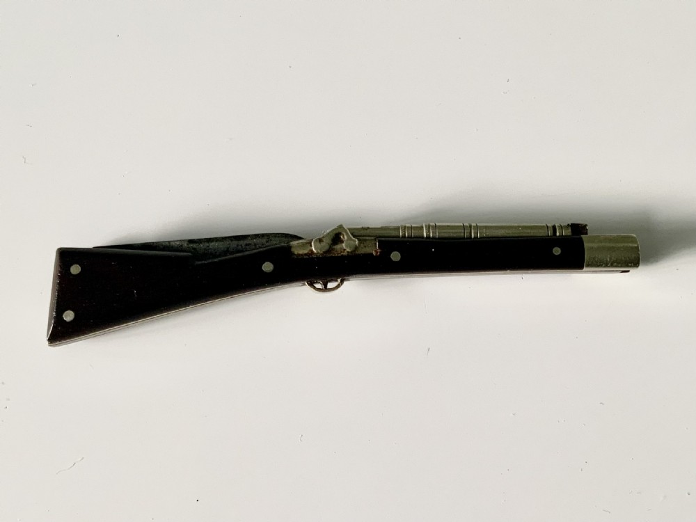 Novelty pencil and knife - Rifle shaped View IV