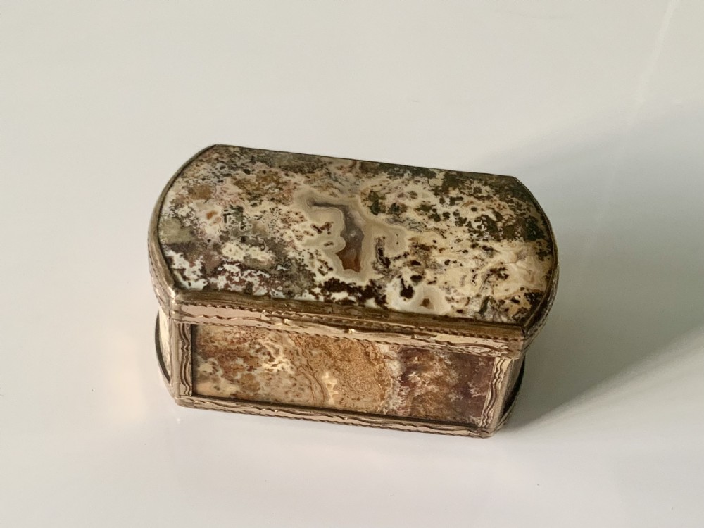 19th century French gilded metal agate snuff box