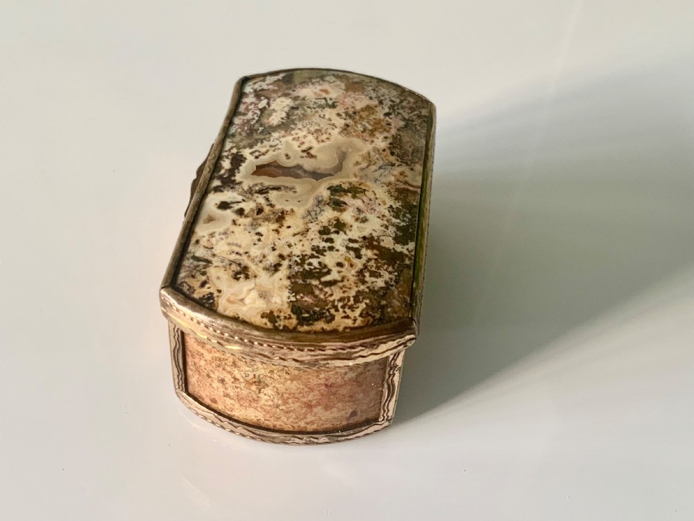 19th century French gilded metal agate snuff box View II