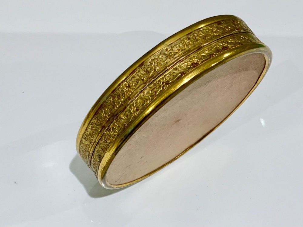 Early 19th century French Dragee box View II