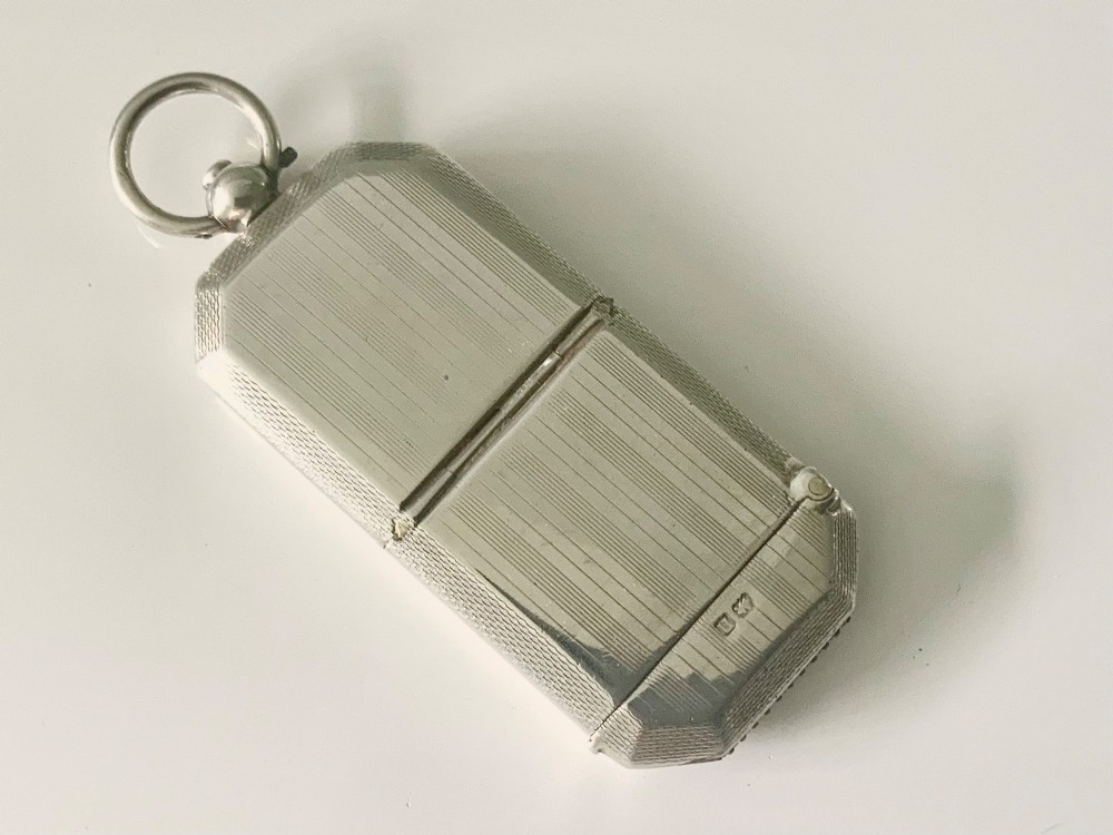 Silver Vesta sovereign case combination View III
