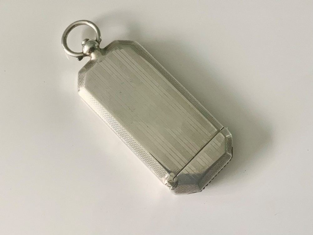 Silver Vesta sovereign case combination View IV