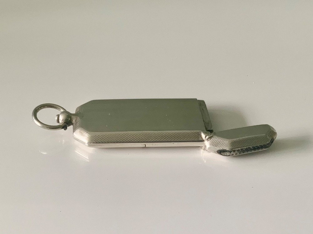 Silver Vesta sovereign case combination View V