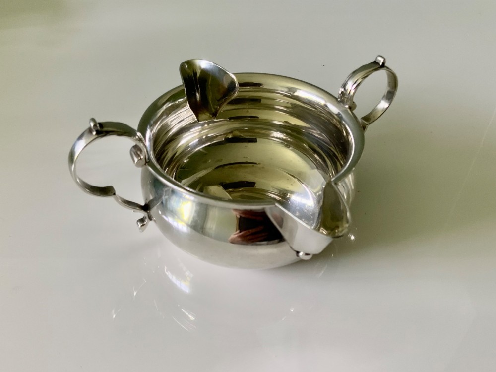 Chester silver cream pourer View II