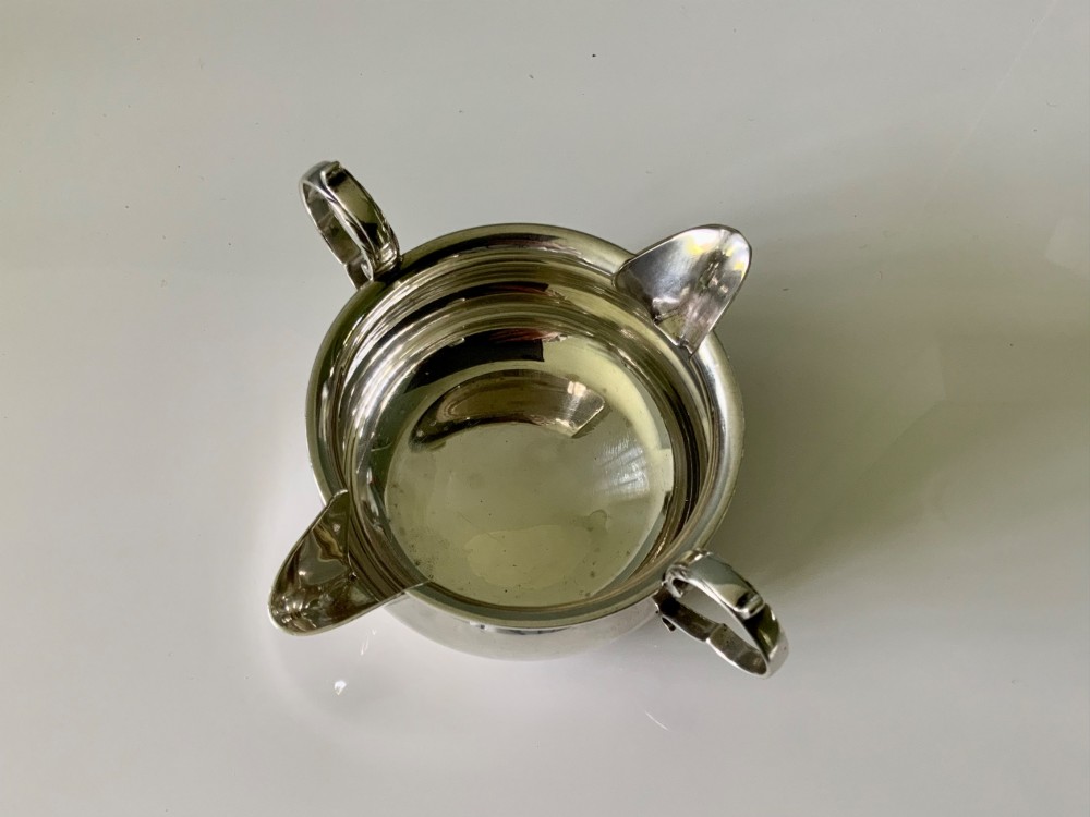 Chester silver cream pourer View III
