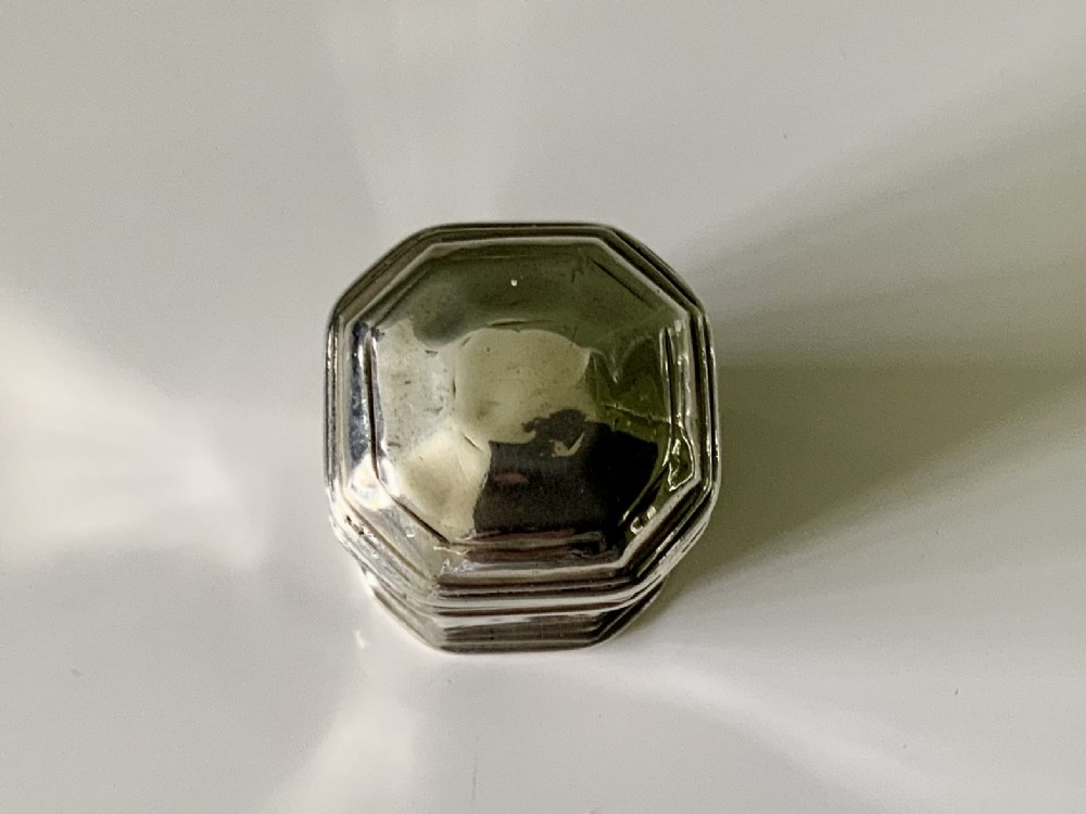Late 17th early 18th century octagonal silver box View VI