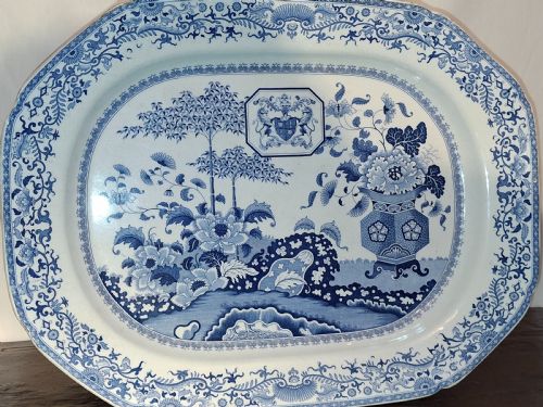 HUGE MINTON BLUE AND WHITE MEAT PLATTER AND DRAINER LONDON GOLDSMITHS COAT OF ARMS C 1820 - ADDITIONAL PHOTO 7