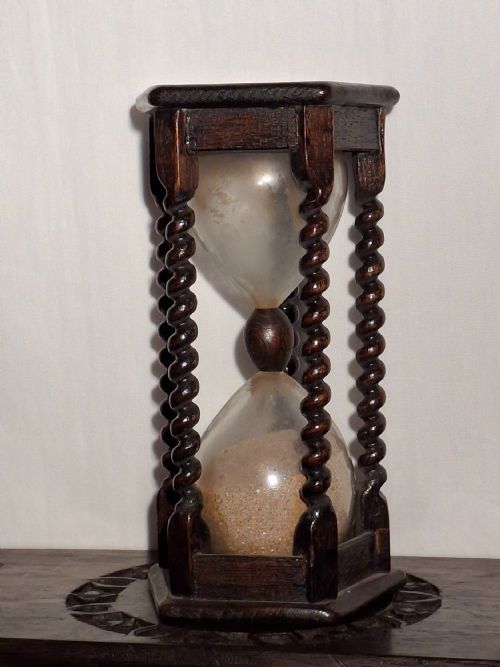 LARGE SANDTIMER BARLEY TWIST PILLARS LATE 18TH CENTURY - ADDITIONAL PHOTO 2