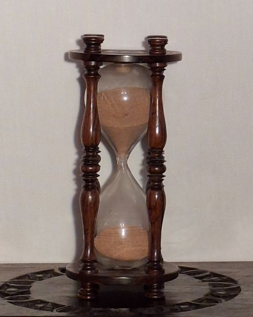 MEDIUM SIZED ANTIQUE SANDTIMER HOURGLASS IN MAHOGONY CIRCA 1800 - ADDITIONAL PHOTO 6