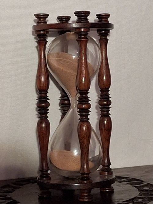 MEDIUM SIZED ANTIQUE SANDTIMER HOURGLASS IN MAHOGONY CIRCA 1800 - ADDITIONAL PHOTO 5