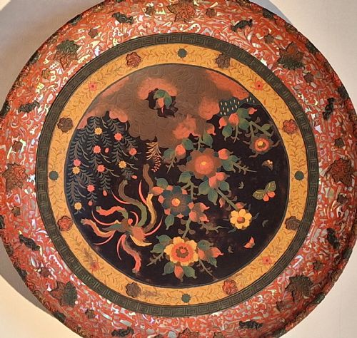 MASTERPIECE HUGE JAPANESE PORCELAIN CHARGER IN TOTAI WITH CINNABAR LACQUER HOO BIRD PHOENIX 51 CM CIRCA 1880 - ADDITIONAL PHOTO 8