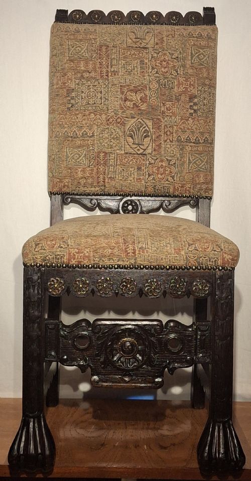 RARE LARGE GOTHIC CARVED CHAIR CIRCA 1800 - ADDITIONAL PHOTO 1