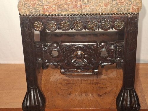 RARE LARGE GOTHIC CARVED CHAIR CIRCA 1800 - ADDITIONAL PHOTO 3
