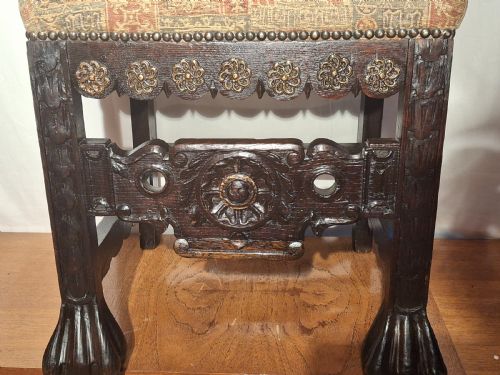 RARE LARGE GOTHIC CARVED CHAIR CIRCA 1800 - ADDITIONAL PHOTO 4