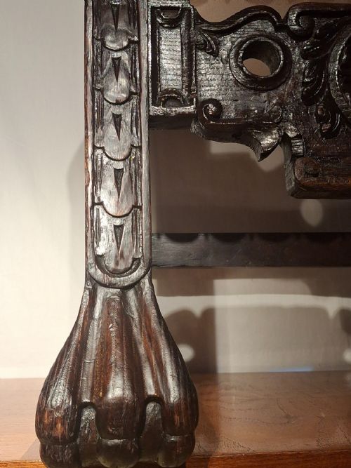 RARE LARGE GOTHIC CARVED CHAIR CIRCA 1800 - ADDITIONAL PHOTO 6