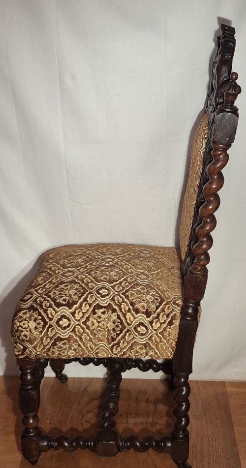 CARVED OAK CHAIR WITH SCOTTISH FAMILY COAT OF ARMS WITH GREYHOUNDS CIRCA 1890 - ADDITIONAL PHOTO 5