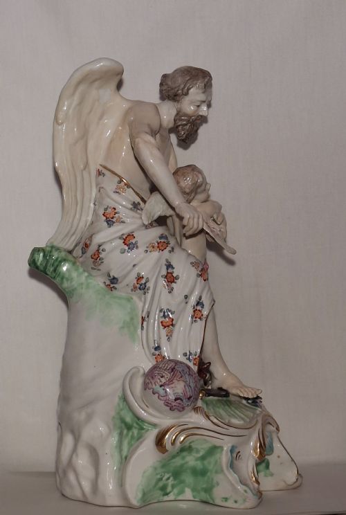 HUGE EARLY DERBY PORCELAIN FIGURE GROUP DEPICTING FATHER TIME CLIPPING CUPIDS WINGS 35CM SCULPTURE CIRCA 1770 - ADDITIONAL PHOTO 4