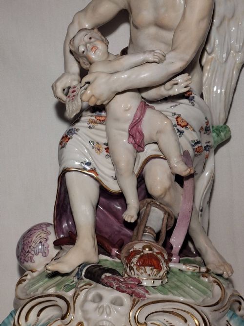 HUGE EARLY DERBY PORCELAIN FIGURE GROUP DEPICTING FATHER TIME CLIPPING CUPIDS WINGS 35CM SCULPTURE CIRCA 1770 - ADDITIONAL PHOTO 6