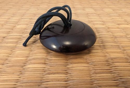 JAPANESE EDO WOOD CHAMPLEVE CLOISONNE ENAMEL KAGAMIBUTA NETSUKE MANJU CIRCA 1850 - ADDITIONAL PHOTO 11