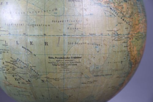GERMAN RATHS PHYSIKALISCHER PHYSICAL DESK GLOBE DATED 1950 - ADDITIONAL PHOTO 1