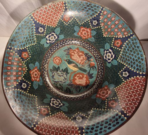 LARGE RARE JAPANESE CLOISONNE ENAMEL BOWL WITH SMALL BIRD DECORATION CIRCA 1890 - ADDITIONAL PHOTO 1
