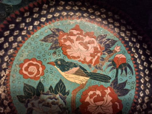 LARGE RARE JAPANESE CLOISONNE ENAMEL BOWL WITH SMALL BIRD DECORATION CIRCA 1890 - ADDITIONAL PHOTO 6