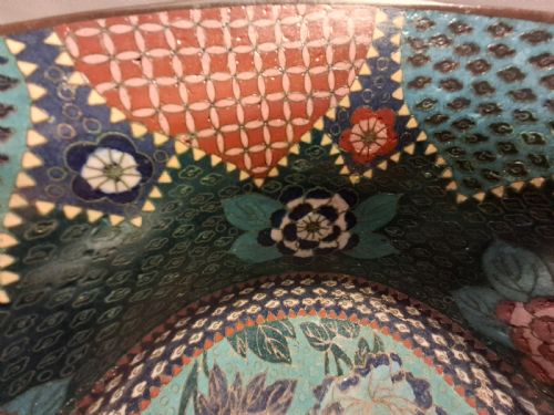 LARGE RARE JAPANESE CLOISONNE ENAMEL BOWL WITH SMALL BIRD DECORATION CIRCA 1890 - ADDITIONAL PHOTO 8