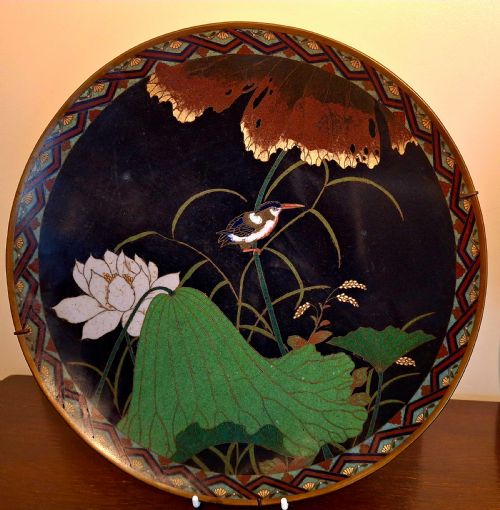 FINE PAIR JAPANESE MEIJI CLOISONNE PLATES CHARGERS CIRCA 1900 - ADDITIONAL PHOTO 2