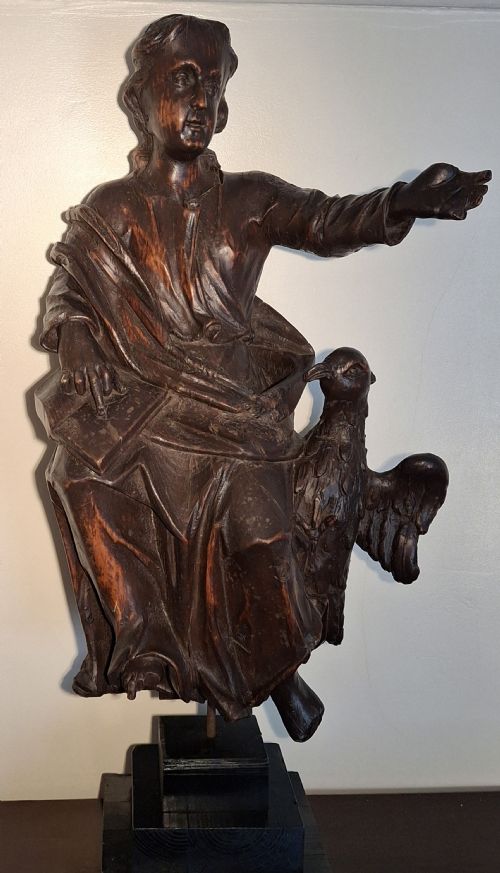 EARLY ECCLESIASTICAL CARVED WOOD STATUE OF SAINT JOHN WITH EAGLE CIRCA 1750 - ADDITIONAL PHOTO 4