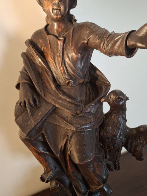 EARLY ECCLESIASTICAL CARVED WOOD STATUE OF SAINT JOHN WITH EAGLE CIRCA 1750 - ADDITIONAL PHOTO 6